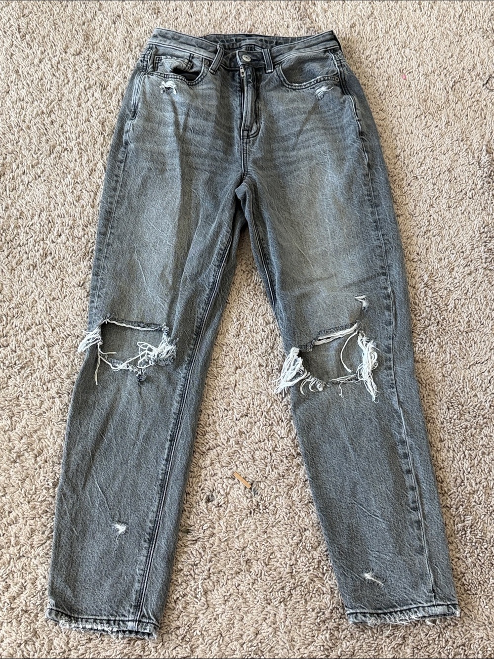 American Eagle Outfitters Distressed high rise mom Jeans - Gray